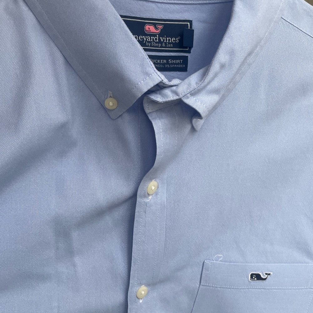 Beautiful executive Vineyard Vines